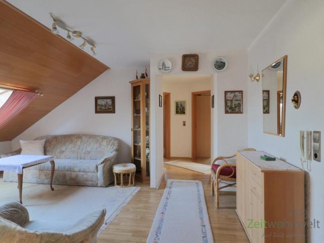 Wohnungsflur, Blick zu den Zimmern