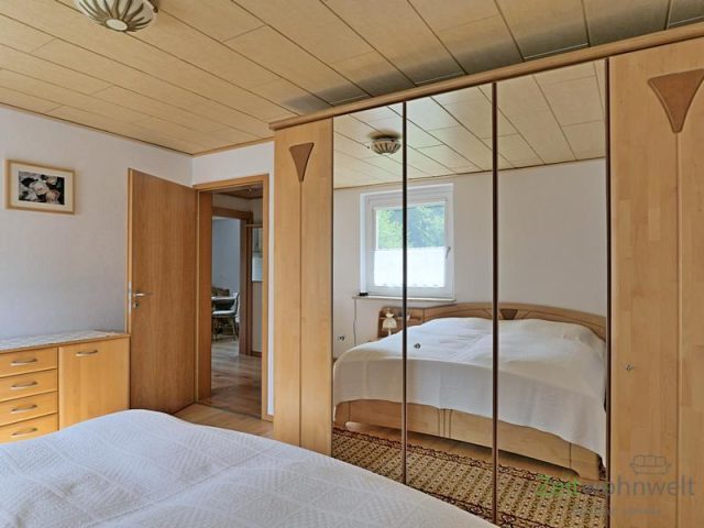 verspiegelter Kleiderschrank