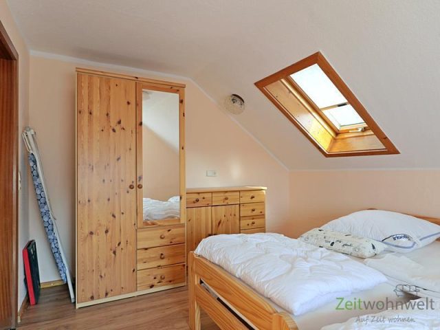 Kleiderschrank, Bügelbrett