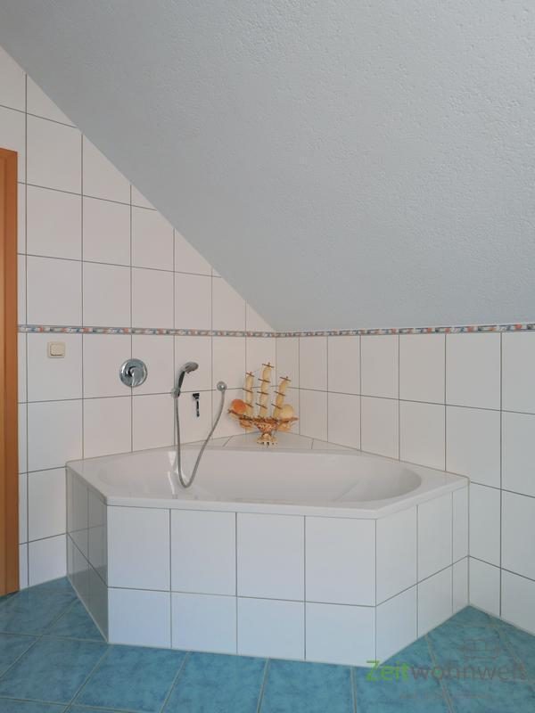 kleine Eckbadewanne