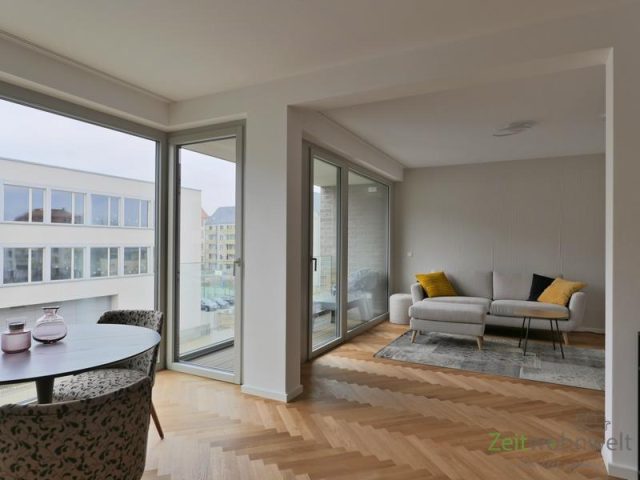 XXL-Wohnraum und Balkon