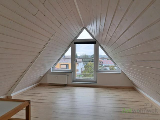 Zimmer im Spitzboden