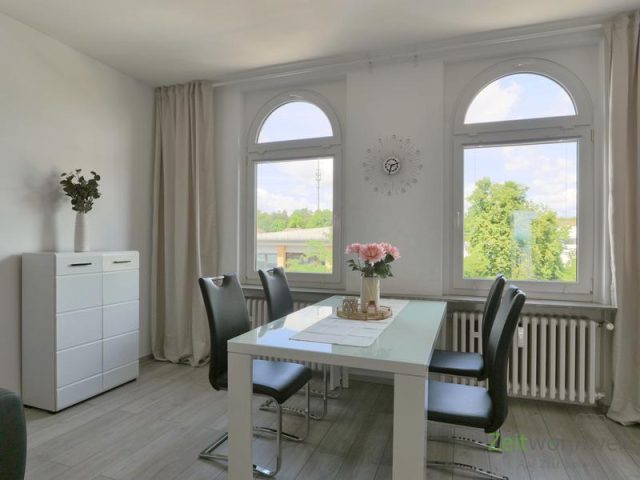 Esstisch im Wohnzimmer