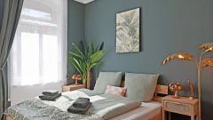 Innenstadt, möbliertes Apartment mit Stellplatz, sep. Küche, Balkon und Blick auf die Saale