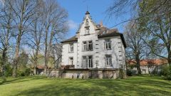 Holtensen, urige möblierte Maissonette-Wohnung in historischem Herrenhaus mit Parkanlage