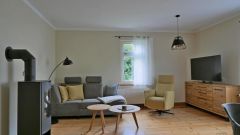 Untermaßfeld, Erstbezug in schicke, neu möblierte Wohnung im Landhaus-Stil, WLAN, Garage