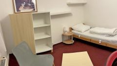 Löbervorstadt, möbliertes Zimmer in schöner Wohnlage mit eigenem Bad, an Wochenendheimfahrer