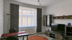 Arnstadt, möblierte 2-Zimmer-Wohnung in der Innenstadt mit Sitzecke im Garten