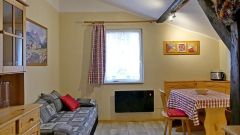 Lehesten, kleines Häuschen auf einem ehemaligen Bauernhof mit Kamin, WLAN, Balkon, Full-Service möglich