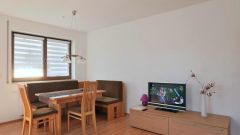 Reichenbrand, neu renovierte und neu möblierte Wohnung mit TG-Stellplatz und Terrasse