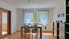 Ilversgehofen, großzügige möblierte Wohnung mit Balkon in ruhiger Wohnsiedlung