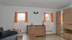 Radebeul, preiswertes Souterrain-Apartment mit separatem Eingang in denkmalgeschützter Villa