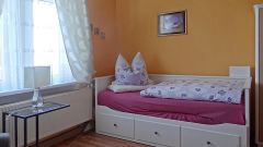 Meiningen, möbliertes Mini-Apartment in einem Einfamilienhaus, WLAN, an Wochenendheimfahrer