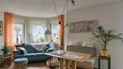 Wilkau-Haßlau, neu möbliertes 2-Zimmer-Apartment mit Balkon, sep. Eingang, WLAN und PKW-Stellplatz